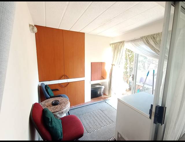 1 BEDROOM FLAT TO LET IN WITFIELD